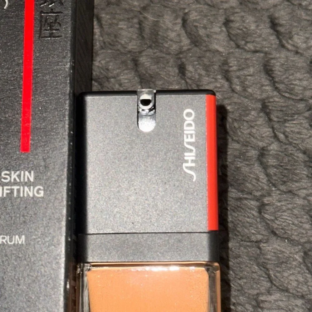 NIB Shiseido Synchro Skin SPF 30 Lifting Foundation Shade 420 Bronze